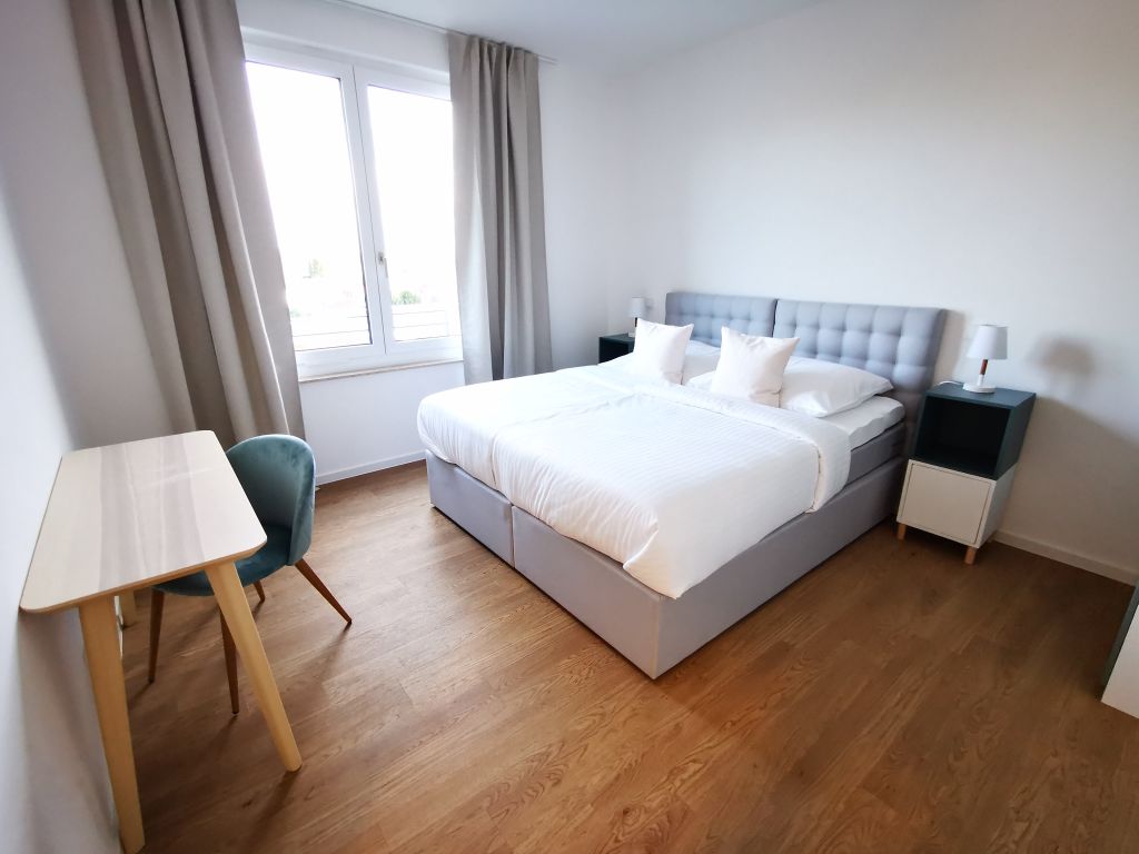 Wohnung zur Miete Wohnen auf Zeit 3.424 € 4 Zimmer 90 m²<br/>Wohnfläche 04.11.2024<br/>Verfügbarkeit Helene-Jacobs-Straße Schmargendorf Berlin 14199