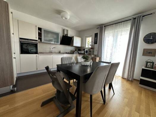 Wohnung zum Kauf 295.000 € 5 Zimmer 94 m² Geschoss 2/2 Viškovo Viškovo 51216