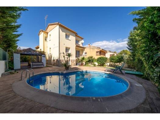 Chalet zum Kauf 458.000 € 6 Zimmer 200 m² 553 m² Grundstück San Martín de Valdeiglesias 28680