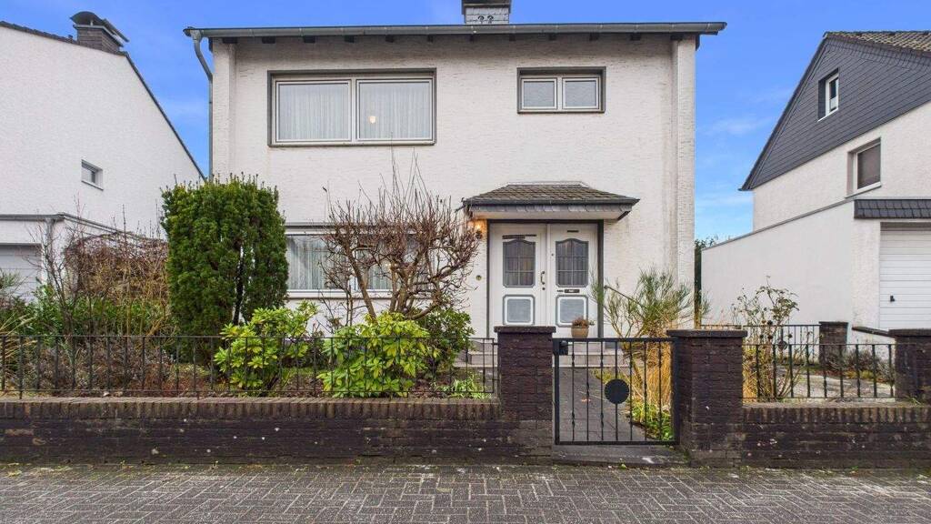 Einfamilienhaus zum Kauf 469.000 € 4 Zimmer 110 m² 804 m² Grundstück Alt-Refrath Bergisch Gladbach / Refrath 51427