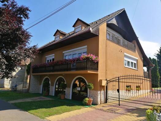 Haus zum Kauf provisionsfrei 230.000 € 5 Zimmer 196 m² 3.281 m² Grundstück Zalakaros nah