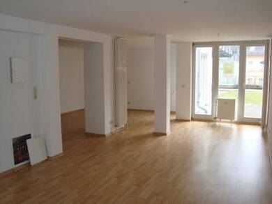 Wohnung zum Kauf 52.000 € 2 Zimmer 77,4 m² EG frei ab 01.01.2041 Hohenstein-Ernstthal Hohenstein-Ernstthal 09337