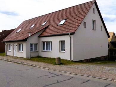 Mehrfamilienhaus zum Kauf 299.000 € 11 Zimmer 282 m² 1.044 m² Grundstück Userin Userin / Groß Quassow 17237