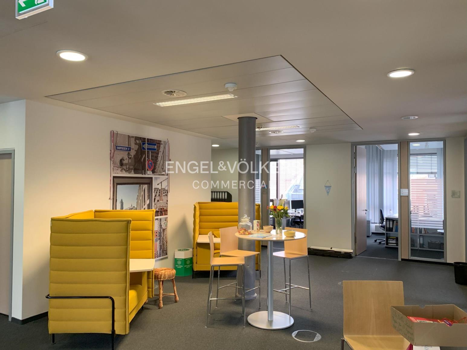 Büro-/Praxisfläche zur Miete 29,50 € 1.333,1 m²<br/>Bürofläche ab 666,4 m²<br/>Teilbarkeit Mitte Berlin 10178