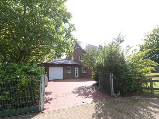 Einfamilienhaus zum Kauf 479.000 € 10 Zimmer 250 m² 823 m² Grundstück Emstek Emstek 49685