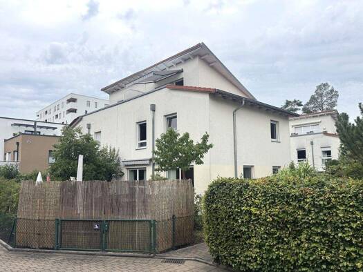 Doppelhaushälfte zur Miete 2.130 € 5 Zimmer 135 m² 208 m² Grundstück frei ab 01.10.2026 Sebaldussiedlung Erlangen 91058