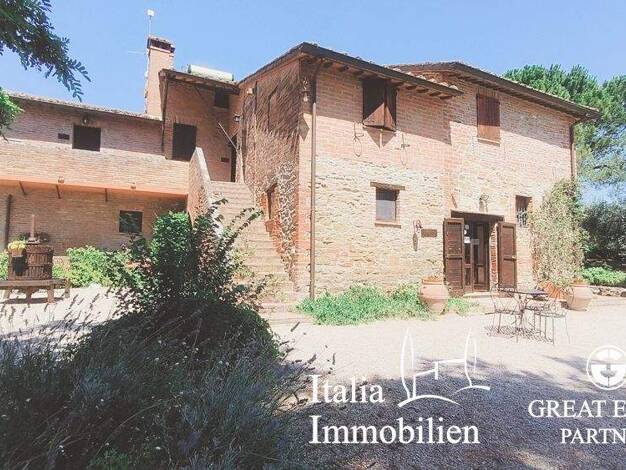 Bauernhaus zum Kauf 1.490.000 € 40 Zimmer 798 m² 36.823 m² Grundstück Castiglione del Lago 06061