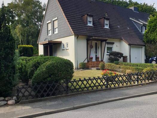 Doppelhaushälfte zum Kauf 175.000 € 3 Zimmer 100 m² 528 m² Grundstück Itzehoe 25524