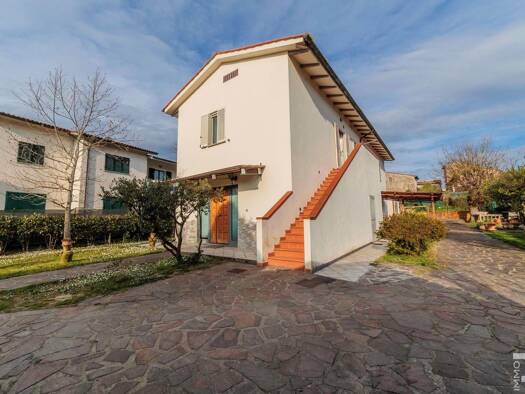 Villa zum Kauf 600.000 € 3 Zimmer 231 m² 1.500 m² Grundstück frei ab sofort Colle di Val d'Elsa 53034