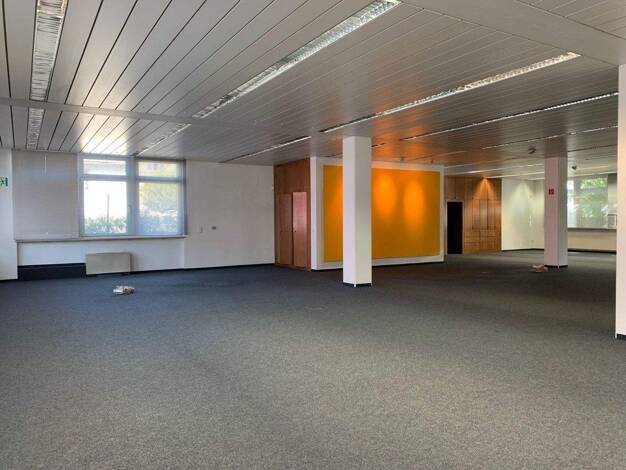 Bürogebäude zur Miete 1.800 € 450 m² Bürofläche Selbitz 95152