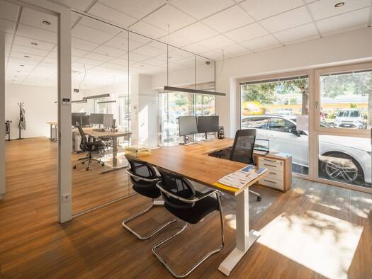 Laden zum Kauf 300.000 € 3 Zimmer 155 m² Verkaufsfläche Viale Trieste 34 Bozen 39100