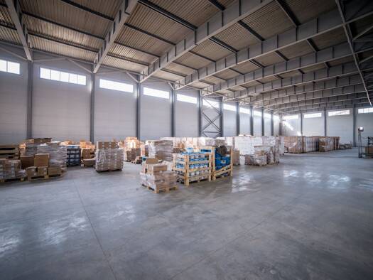 Lagerhalle zur Miete 3.814 m² Lagerfläche teilbar ab 1.219 m² Fellbach 70736