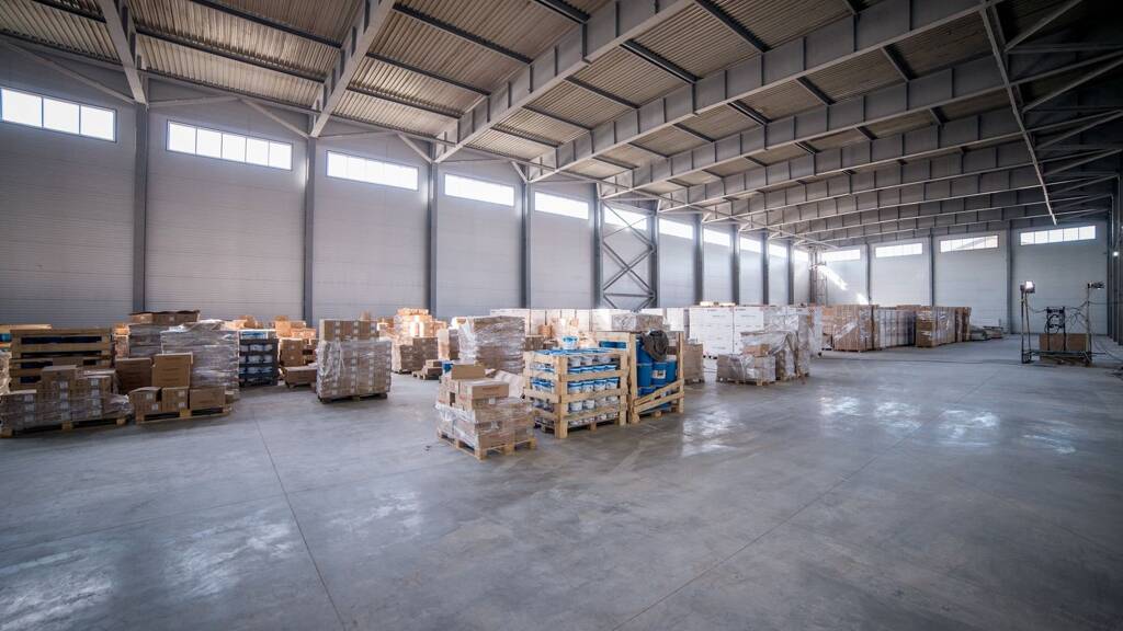 Lagerhalle zur Miete 3.814 m² Lagerfläche teilbar ab 1.219 m² Fellbach 70736