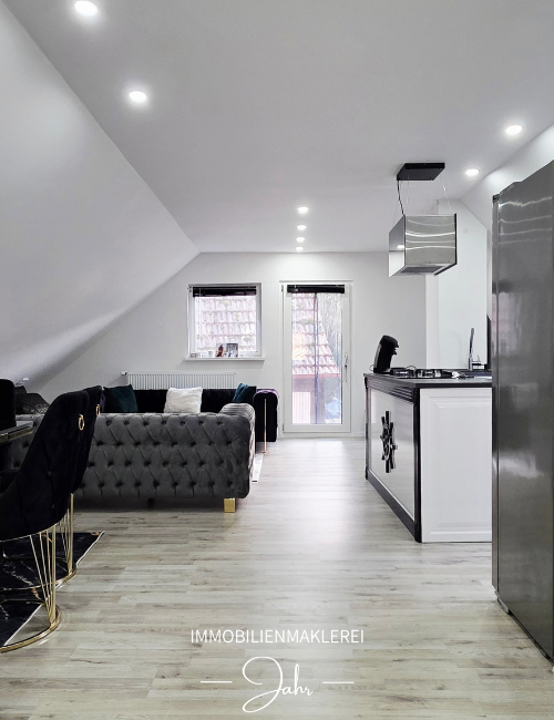 Immobilie in Elfershausen - Modernisiertes Mehrfamilienhaus als Renditeobjekt oder für Mehrgenerationen - Bild 1