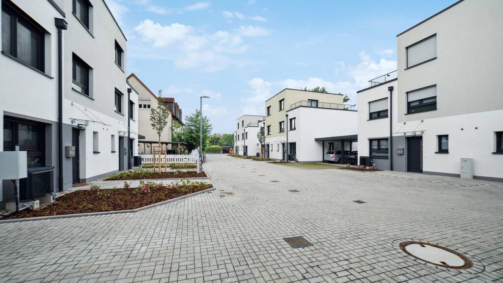 Erstbezug - Außergewöhnliche Doppelhaushälfte in Schwabach zu verkaufen