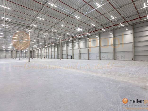 Produktionshalle zur Miete provisionsfrei 6.000 m² Lagerfläche teilbar ab 1.500 m² Neustadt Neustadt bei Coburg 96465