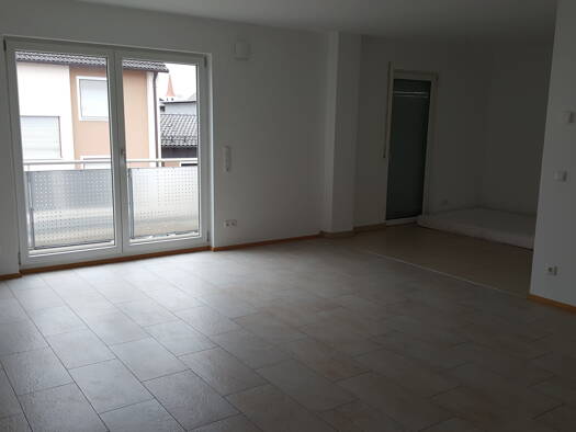 Wohnung zur Miete 660 € 2 Zimmer 58 m² Geschoss 1/3 frei ab 01.10.2026 Neumarkt Neumarkt in der Oberpfalz 92318