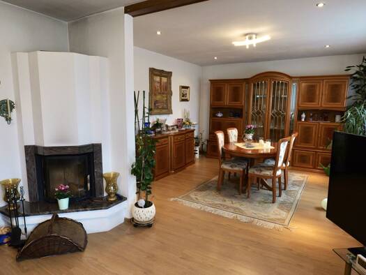 Einfamilienhaus zum Kauf 260.000 € 5 Zimmer 120 m² 2.000 m² Grundstück Finsterwalde Finsterwalde 03238