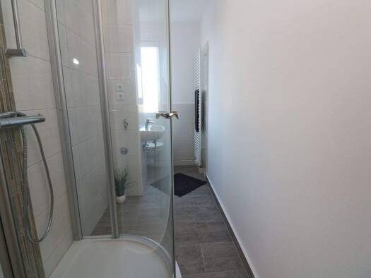 Wohnung zur Miete 379 € 2 Zimmer 48,1 m² 1. Geschoss frei ab 01.02.2026 Max-Roscher-Straße 2 Freiberg 09599