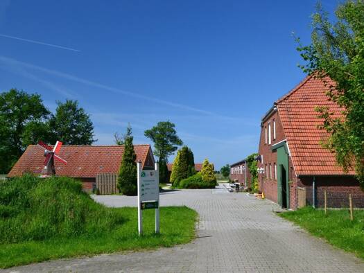 Reiterhof zum Kauf 1.590.000 € 45.000 m² Grundstück Neuschoo 26487