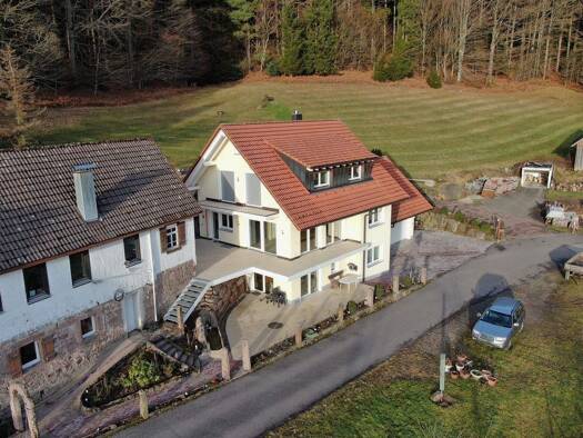 Einfamilienhaus zur Miete 1.300 € 4,5 Zimmer 145 m² 1.500 m² Grundstück Obertal Baiersbronn 72270