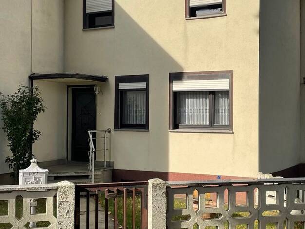 Reihenmittelhaus zum Kauf 99.000 € 3 Zimmer 100 m² 435 m² Grundstück Bernburg Bernburg 06406