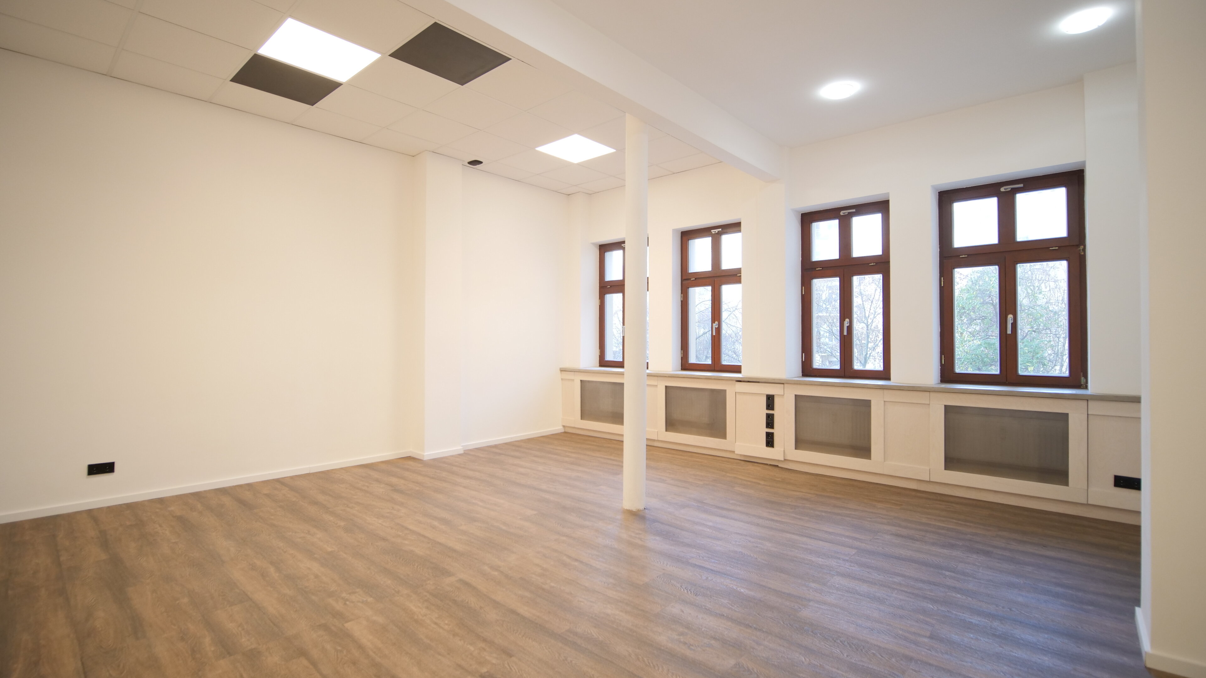 Büro-/Praxisfläche zur Miete provisionsfrei 27 € 137 m²<br/>Bürofläche Mitte Berlin 10178