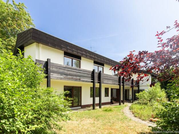 Einfamilienhaus zum Kauf 549.000 € 10 Zimmer 214 m² 933 m² Grundstück Neustadt Titisee-Neustadt 79822