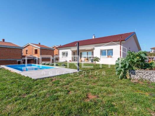 Haus zum Kauf 645.000 € 3 Zimmer 186 m² Kaštelir