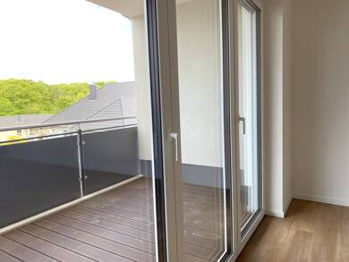 Wohnung zur Miete 942 € 3 Zimmer 85,6 m² Bergen Bergen auf Rügen 18528