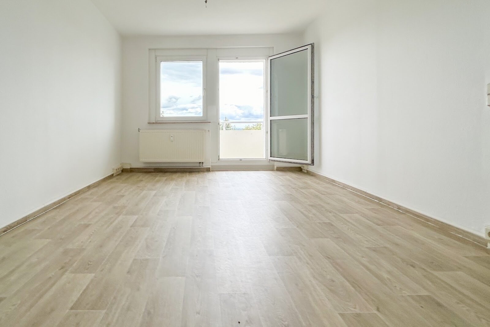 Wohnung zur Miete 249 € 2 Zimmer 57,2 m²<br/>Wohnfläche 4.<br/>Geschoss Zaderastraße 62 Siedlung Neundorf Plauen 08523