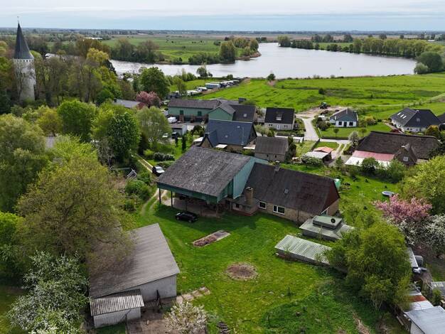 Einfamilienhaus zum Kauf 395.000 € 7 Zimmer 250 m² 4.996 m² Grundstück Meiereistraße 10 Süderstapel Süderstapel 25879