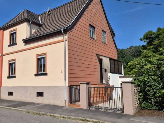Doppelhaushälfte zum Kauf 159.000 € 6 Zimmer 101 m² 586 m² Grundstück Spiesen Spiesen-Elversberg 66583