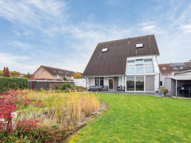 Einfamilienhaus zum Kauf 995.000 € 7 Zimmer 315 m² 740 m² Grundstück Blumenberg Chorweiler 50765