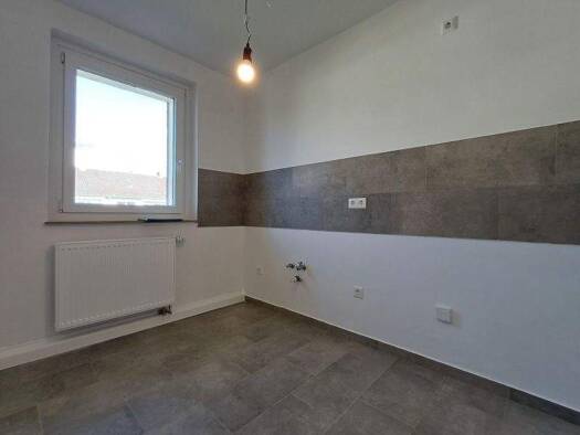 Wohnung zur Miete 899 € 4 Zimmer 87,9 m² frei ab sofort Leibnizstraße 4a Innenstadt Minden 32425
