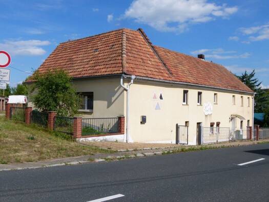 Einfamilienhaus zum Kauf 83.000 € 7 Zimmer 165 m² 740 m² Grundstück frei ab 01.10.2026 Kobeln Hirschstein 01594