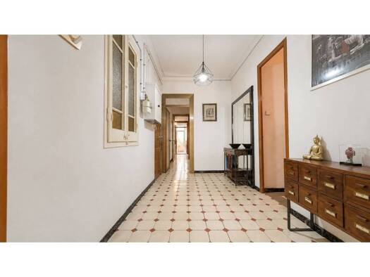 Wohnung zum Kauf 496.000 € 4 Zimmer 94 m² 1. Geschoss Barcelona 08029