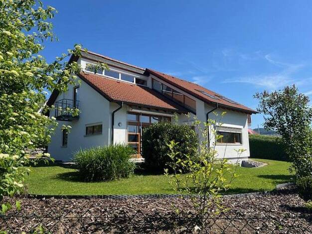 Einfamilienhaus zur Miete 1.850 € 8 Zimmer 190 m² 698 m² Grundstück Frittlingen 78665