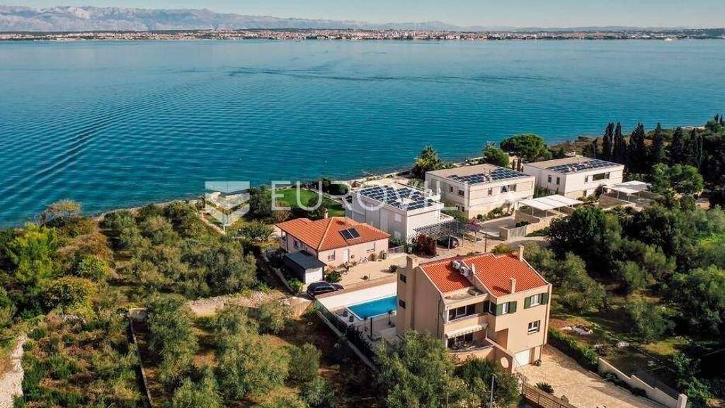 Haus zum Kauf 850.000 € 4 Zimmer 235 m² Sutomiscica Sutomiscica, Lukoran, Poljana