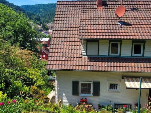Einfamilienhaus zum Kauf 445.000 € 7,5 Zimmer 200 m² 724 m² Grundstück Goethestr. 12 Bad Wildbad 75323