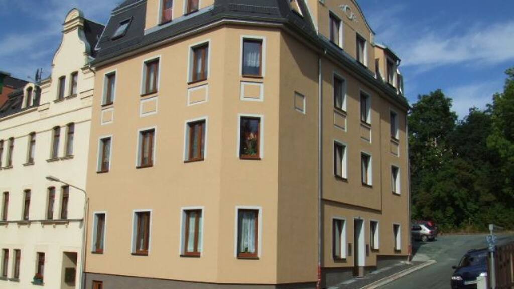 Wohnung zur Miete 390 € 3 Zimmer 72 m² 1. Geschoss frei ab sofort Greiz 07973