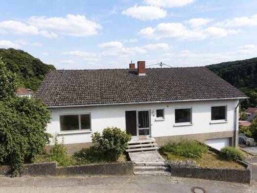 Einfamilienhaus zum Kauf 299.000 € 9 Zimmer 247 m² 849 m² Grundstück Silwingen Merzig 66663