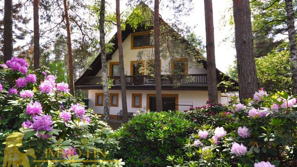 Mehrfamilienhaus zum Kauf 299.000 € 7 Zimmer 300 m² 900 m² Grundstück Weißwasser/Oberlausitz 02943