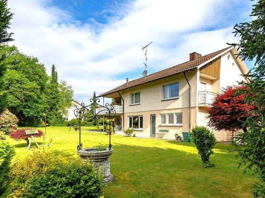 Einfamilienhaus zum Kauf 940.000 € 8 Zimmer 249,3 m² 1.645 m² Grundstück Singen Singen / Hohentwiel 78224