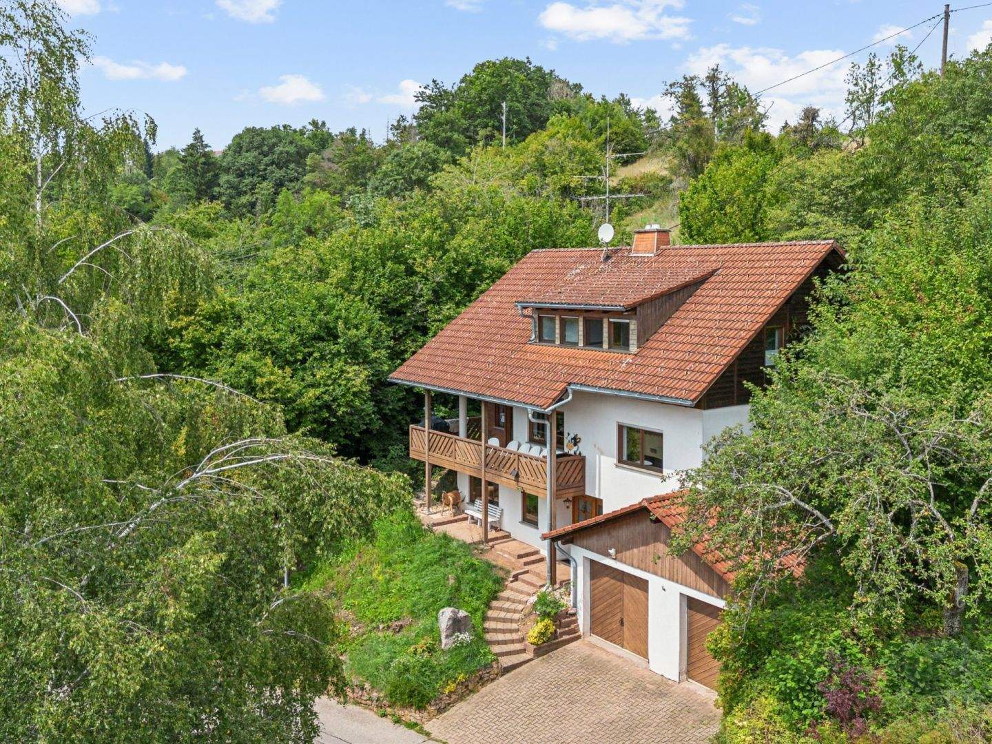 Immobilie in Weilheim - Stilvolles Einfamilienhaus in Weilheim - Ruhe, Eleganz und Lebensqualität vereint - Bild 2