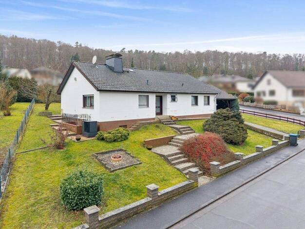 Einfamilienhaus zum Kauf 355.000 € 5 Zimmer 124 m² 1.103 m² Grundstück Hahnstätten 65623