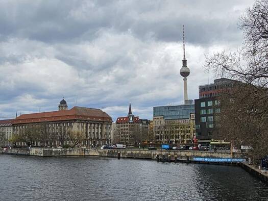Wohnung zur Miete Wohnen auf Zeit 999 € 2 Zimmer 65 m² frei ab sofort Singer Str. 113 Mitte Berlin 10179
