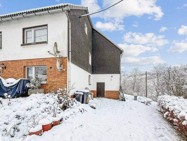 Doppelhaushälfte zum Kauf 175.000 € 5 Zimmer 106 m² 869 m² Grundstück Girkhausen Bad Berleburg 57319