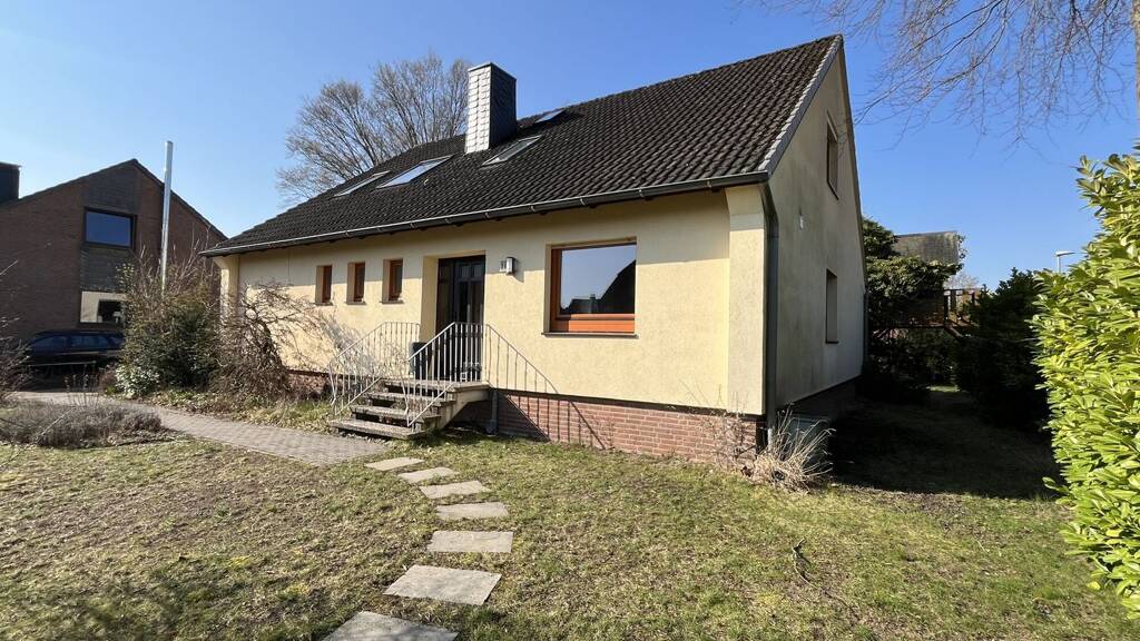 Einfamilienhaus zum Kauf 345.000 € 8 Zimmer 136 m² 901 m² Grundstück Barrien Syke / Barrien 28857
