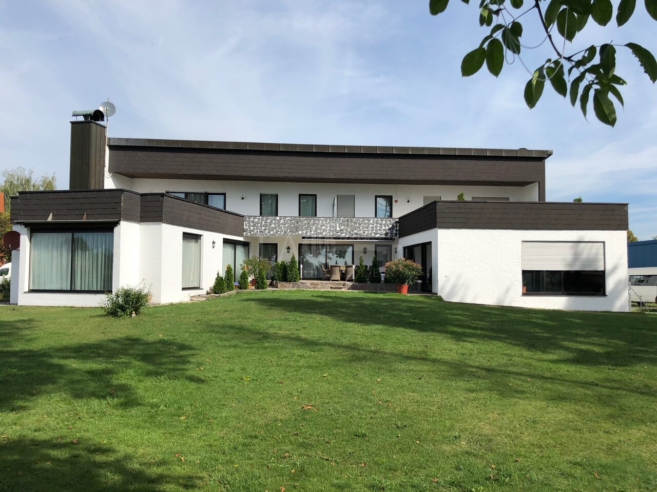 Haus zum Kauf 990.000 € 660 m²<br/>Wohnfläche 2.908 m²<br/>Grundstück Ringeisenstraße Thannhausen Thannhausen 86470